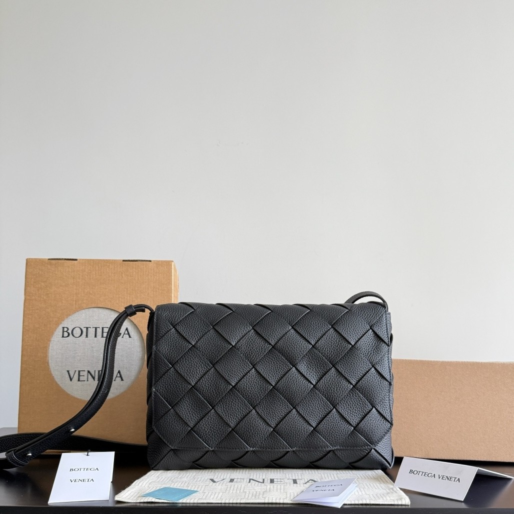 Diago大號斜挎包黑色