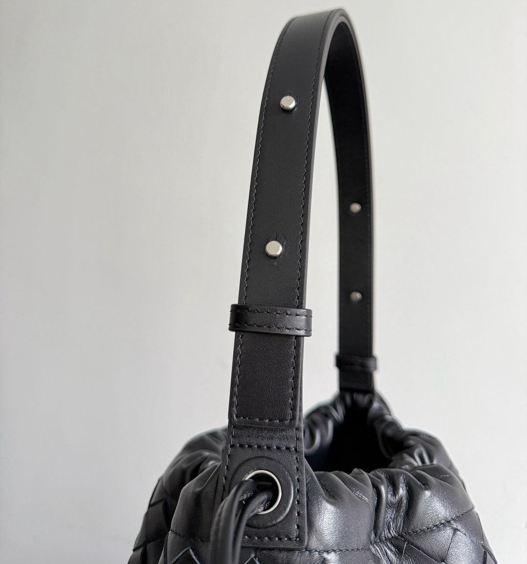 836020 Biblioteca Bucket水桶包黑色_7