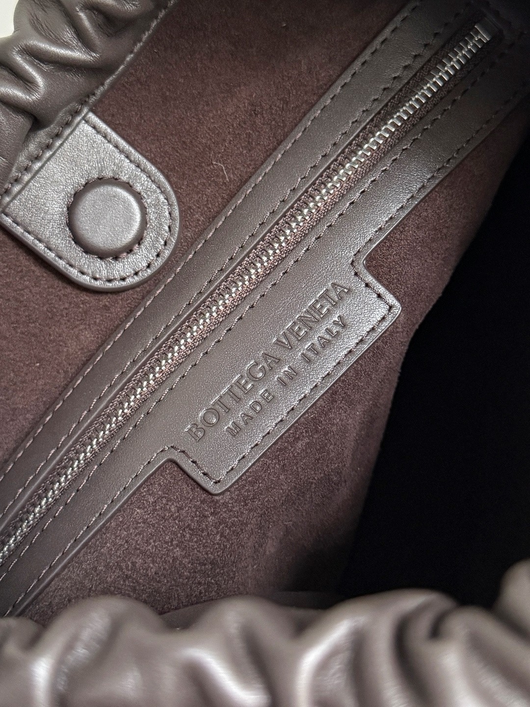 836020 Biblioteca Bucket水桶包黑棕色_10