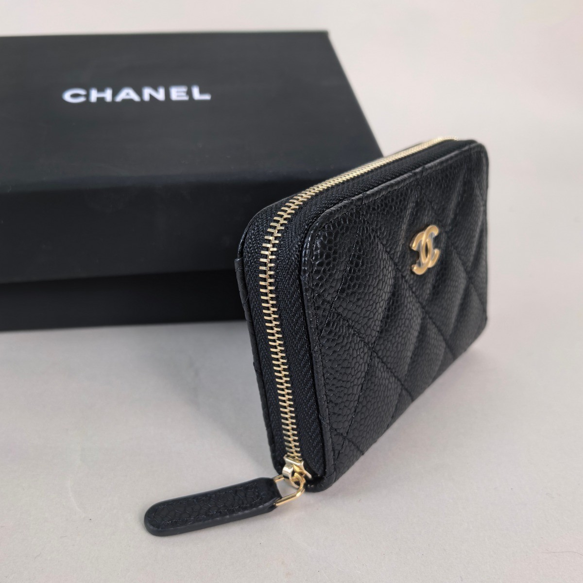 Classic 經典拉鏈零錢包魚子醬黑金_4