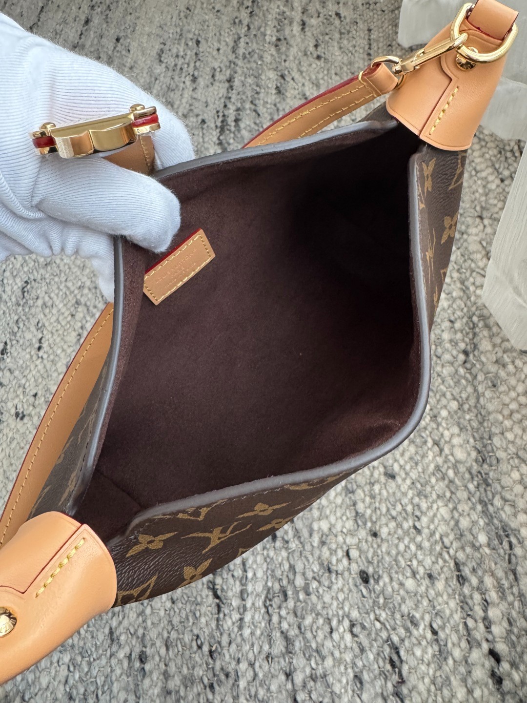 M26191 Pochette Mia 腋下包_10