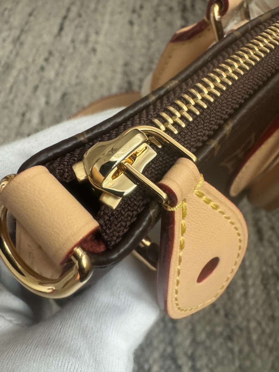 M26532 Lockit Pm 貝殼包_9