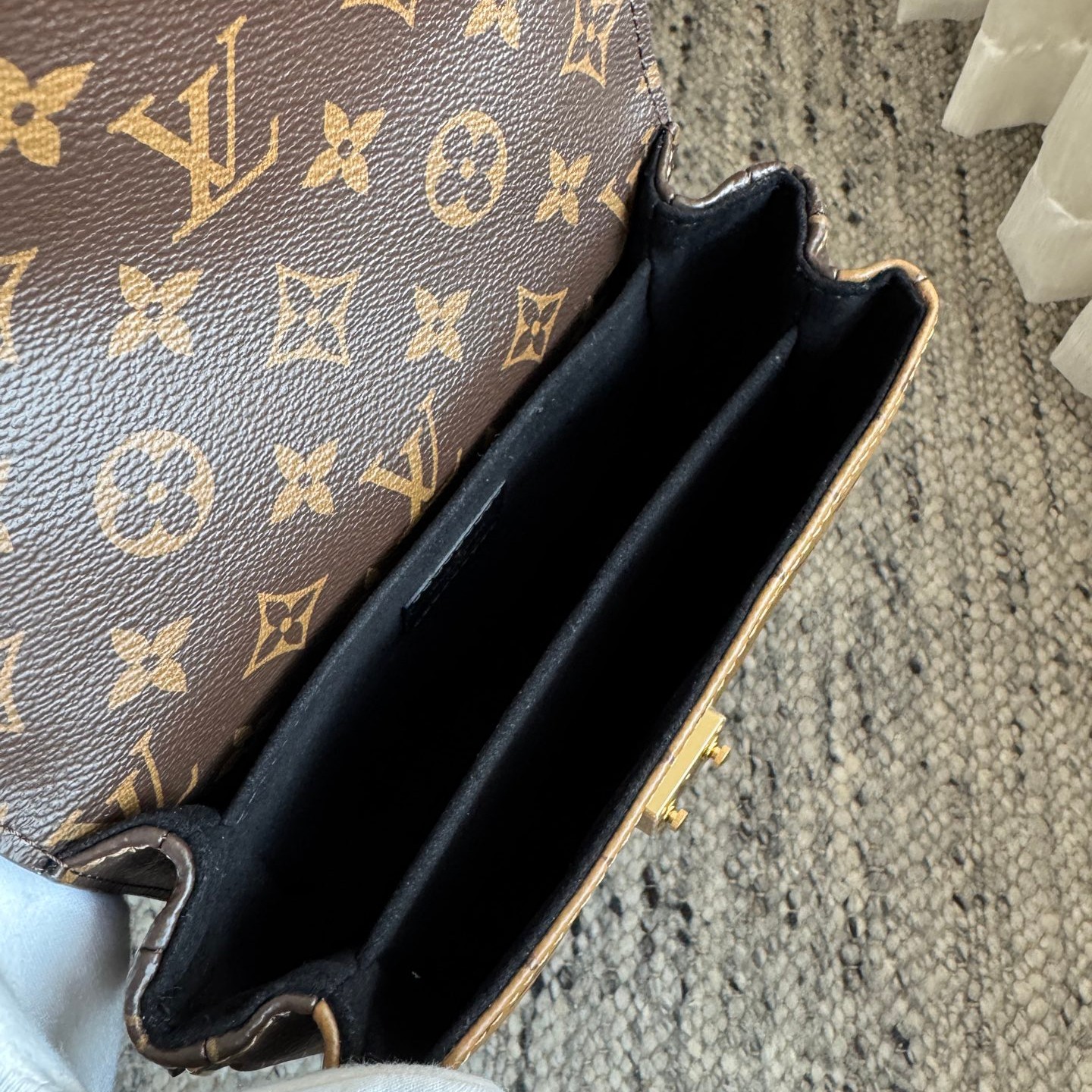 M11941 Pochette Métis後背包_8