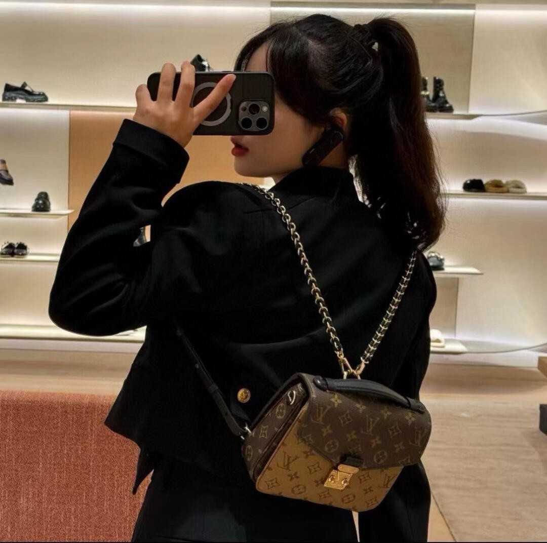 M11941 Pochette Métis後背包_2