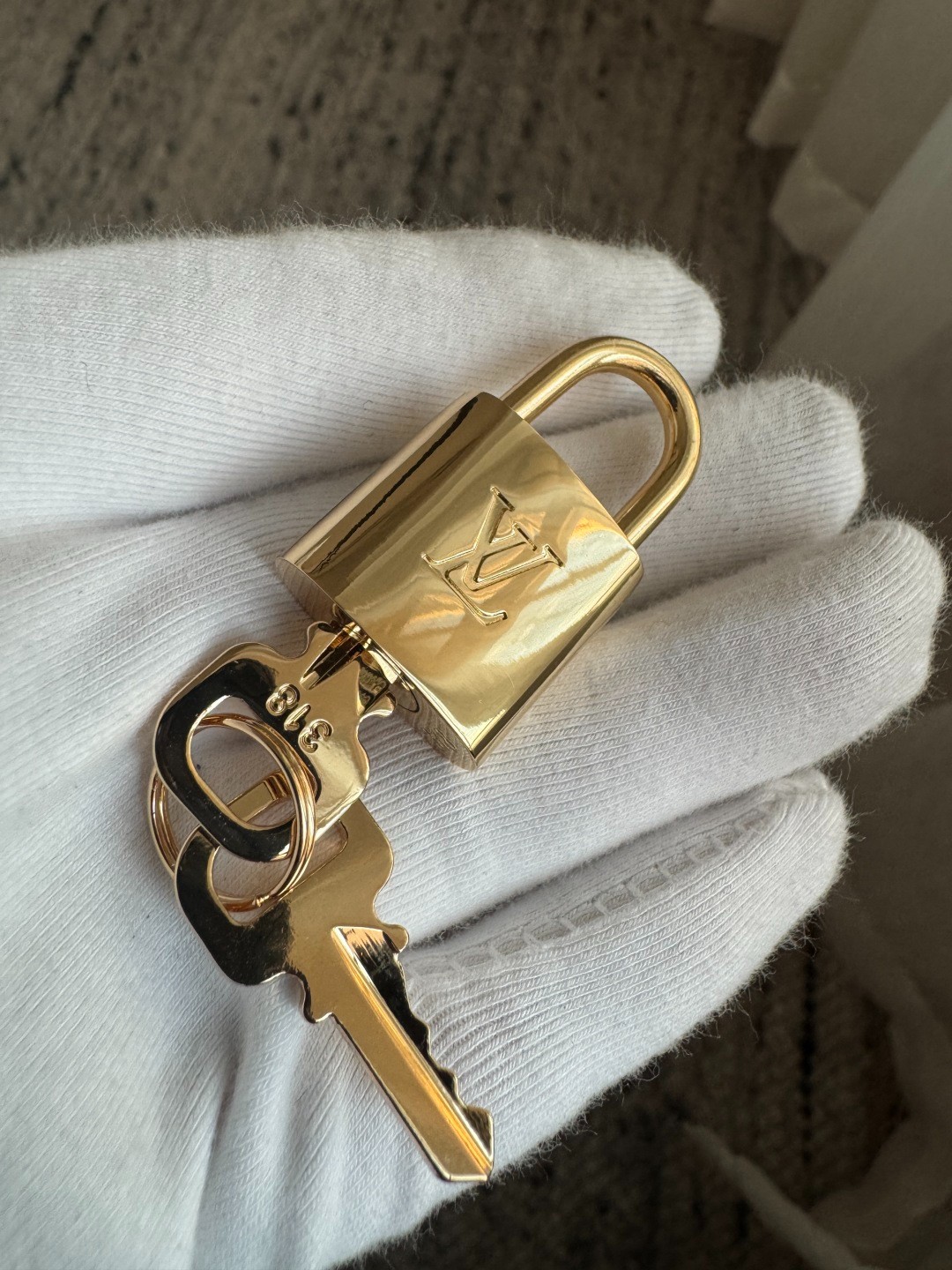 M26409 Alma BB 貝殼包_15