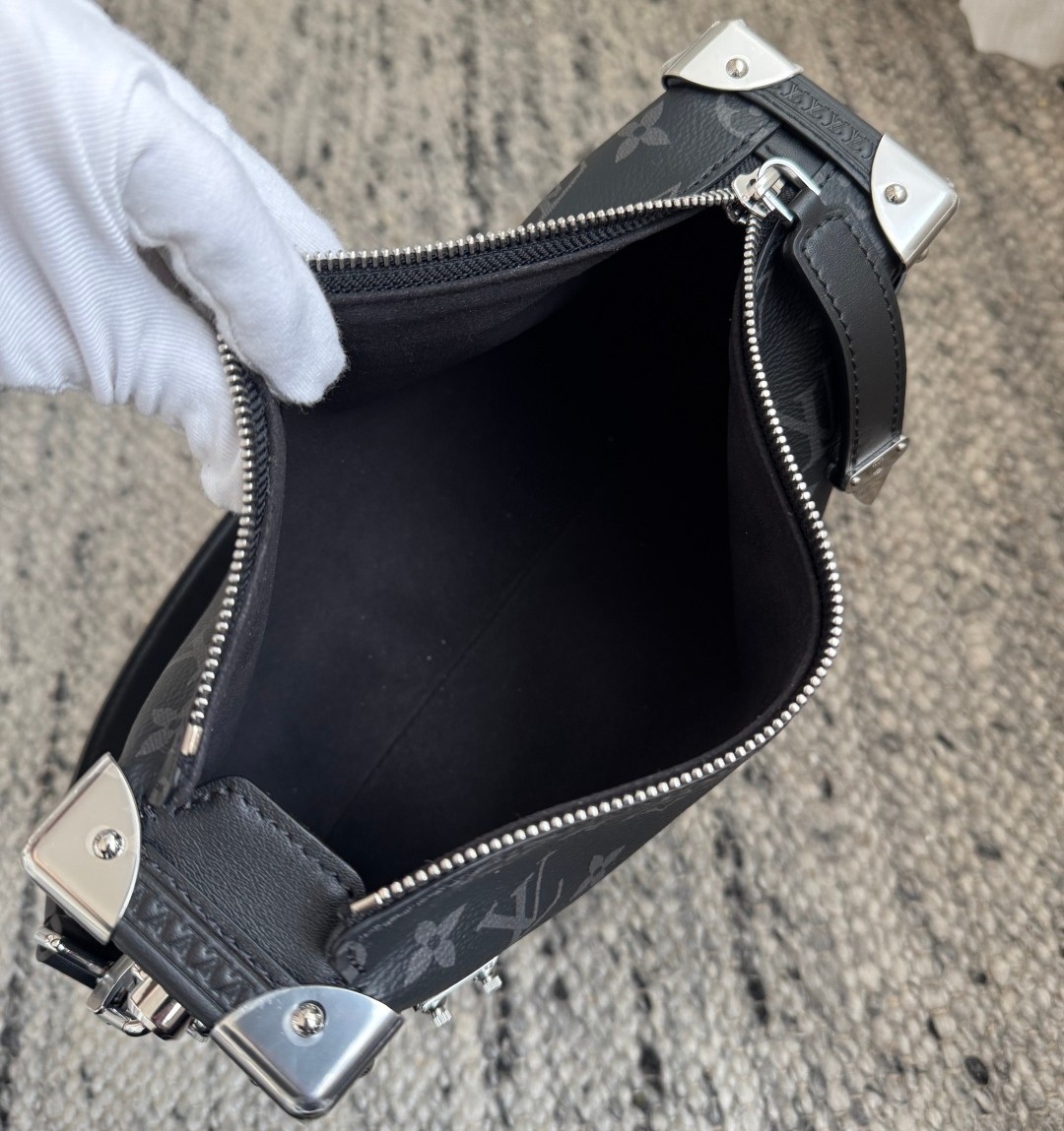 M26226 Side Trunk East West 中號 M26226 走秀軟盒子包_3