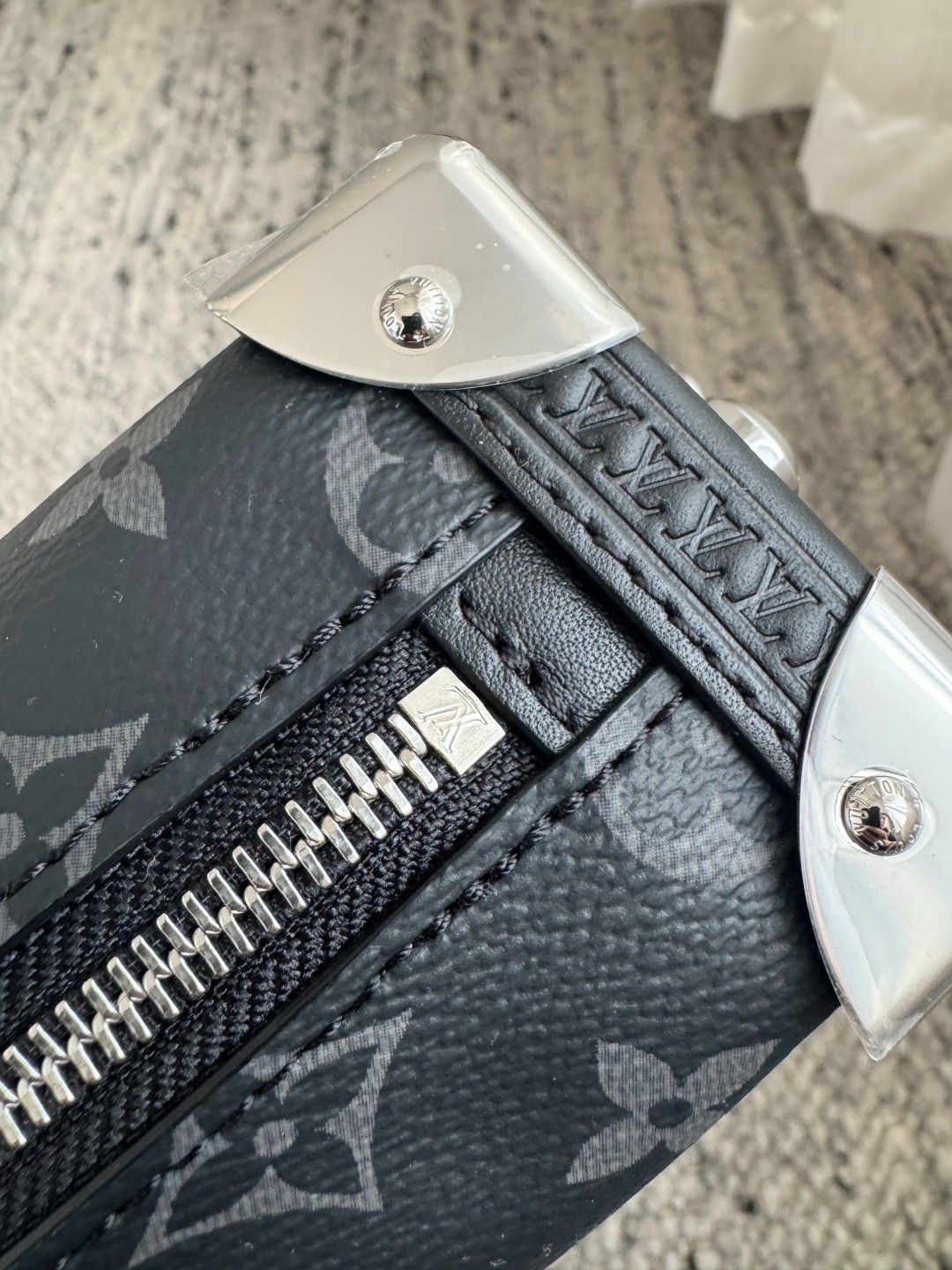 M26226 Side Trunk East West 中號 M26226 走秀軟盒子包_15