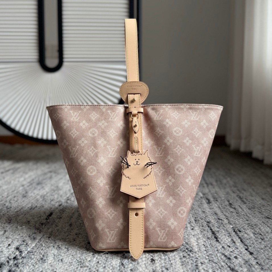 M25727 All In 大號 貓系水桶包_9