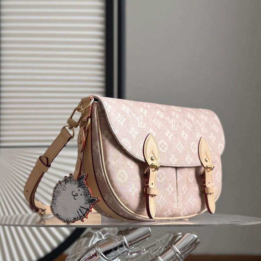 M15134 Escape 貓系列郵差包_4