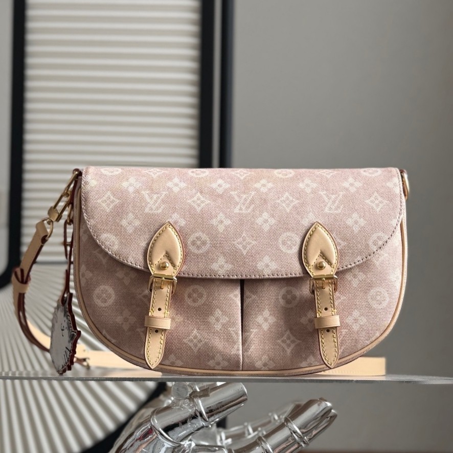 M15134 Escape 貓系列郵差包