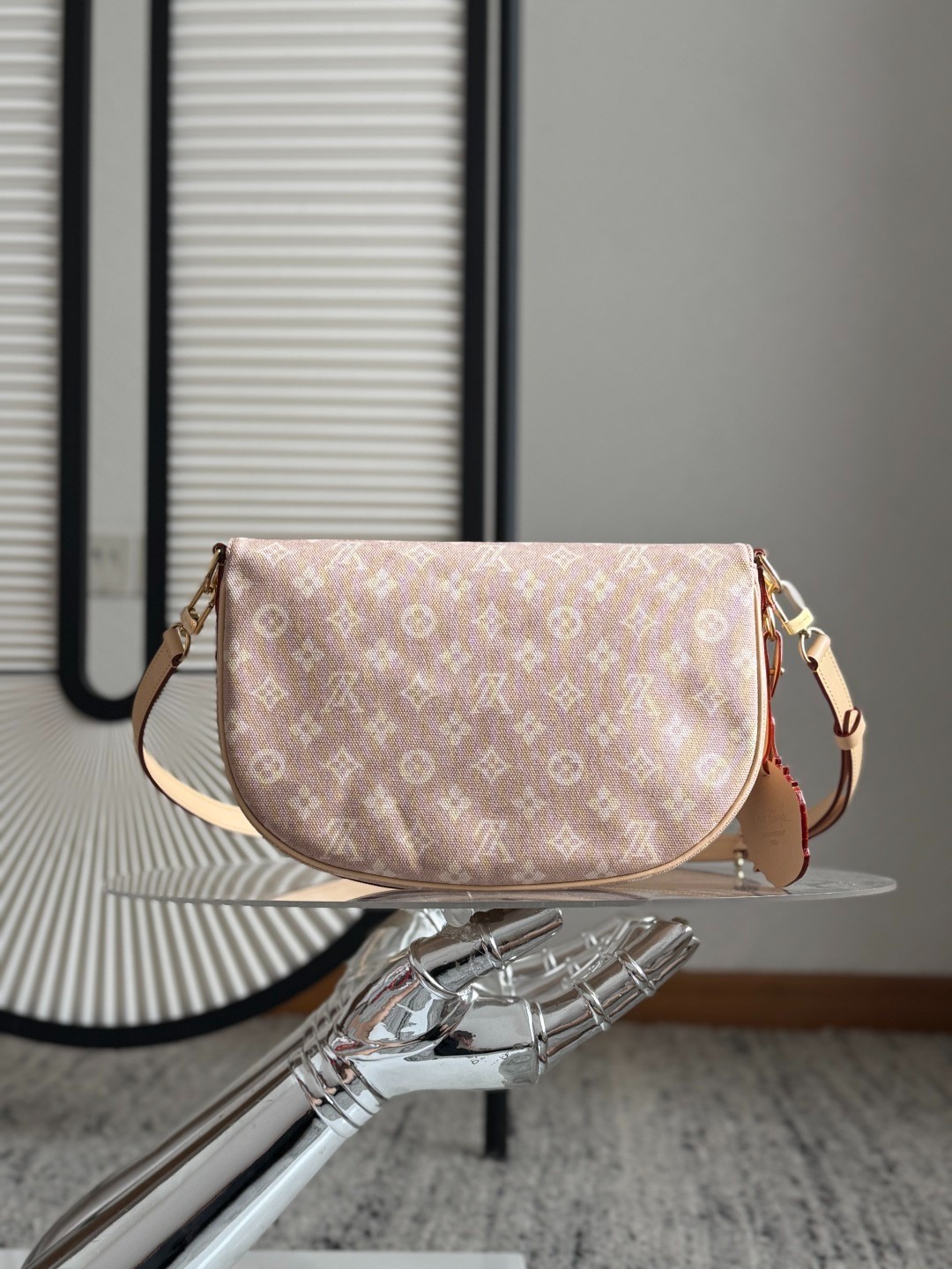 M15134 Escape 貓系列郵差包_10