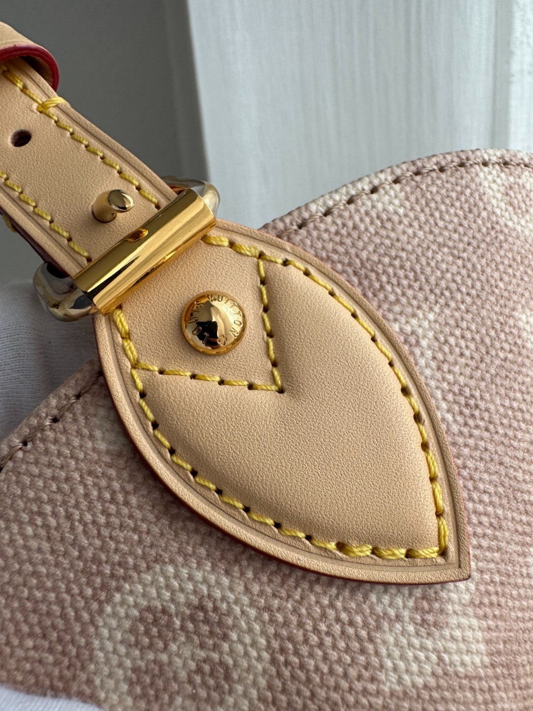 M15134 Escape 貓系列郵差包_12