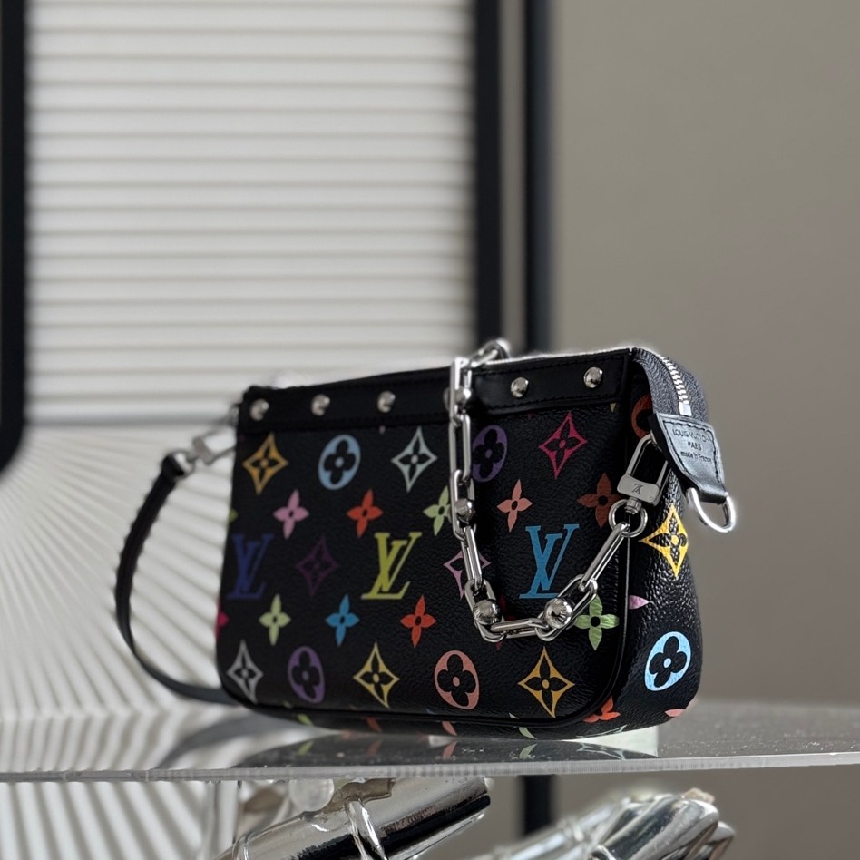 M13663 LvxTm Pochette Accessoires Pochette Accessoires_5