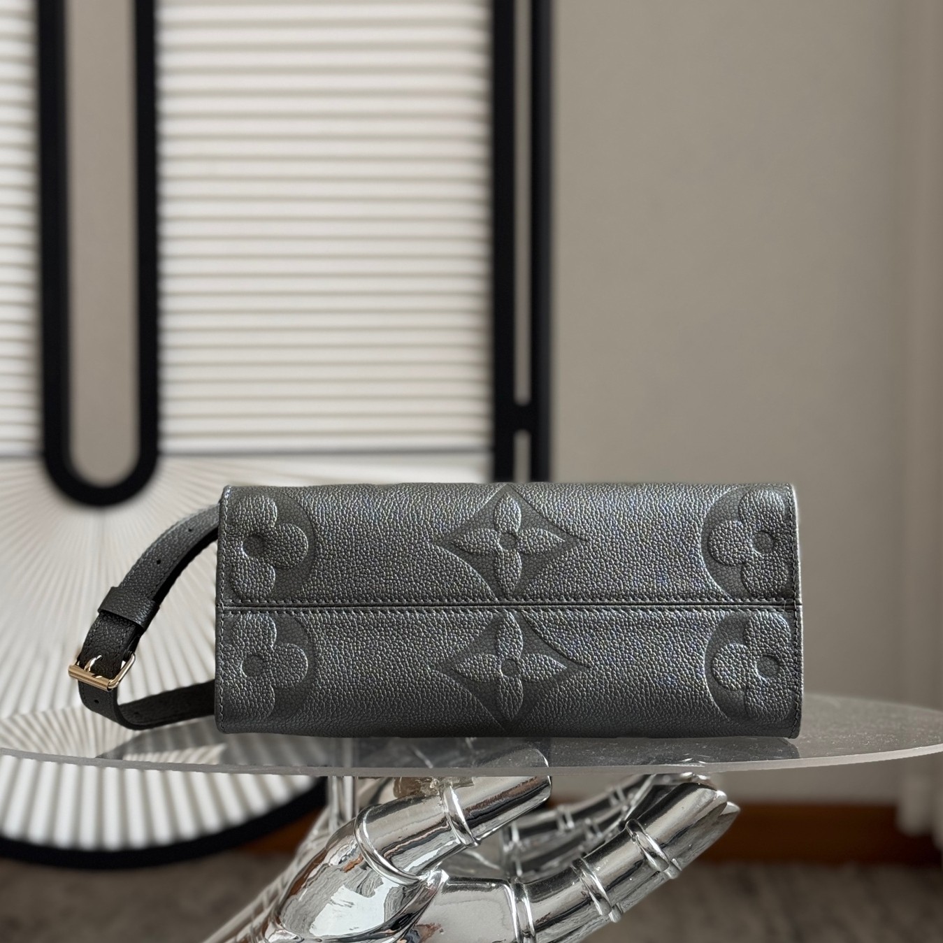 M12886 Onthego小號Tote包 鐵灰_6