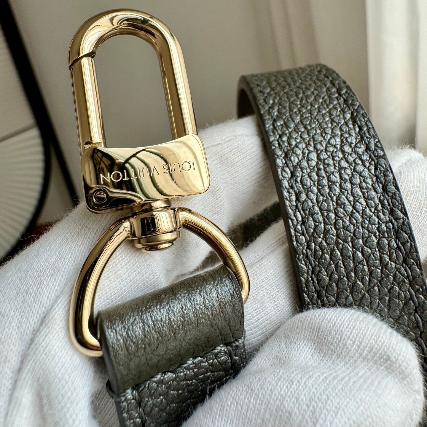 M12886 Onthego小號Tote包 鐵灰_12