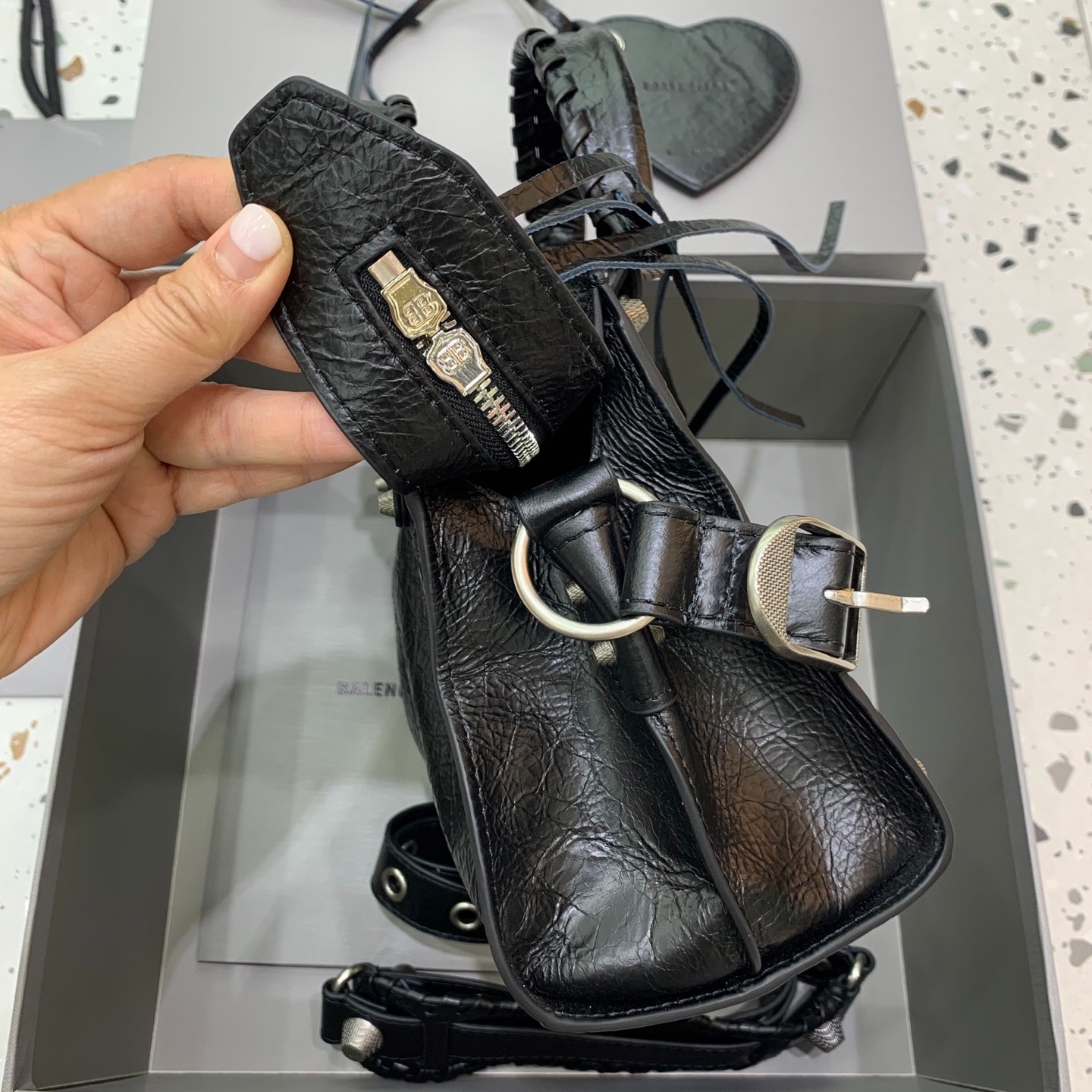 Neo cagole 油蠟黑銀扣機車包_6