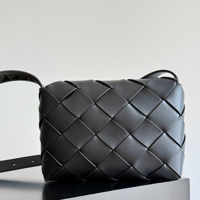 795637 Diago男士斜挎包 平紋黑色（蛇頭五金）_5