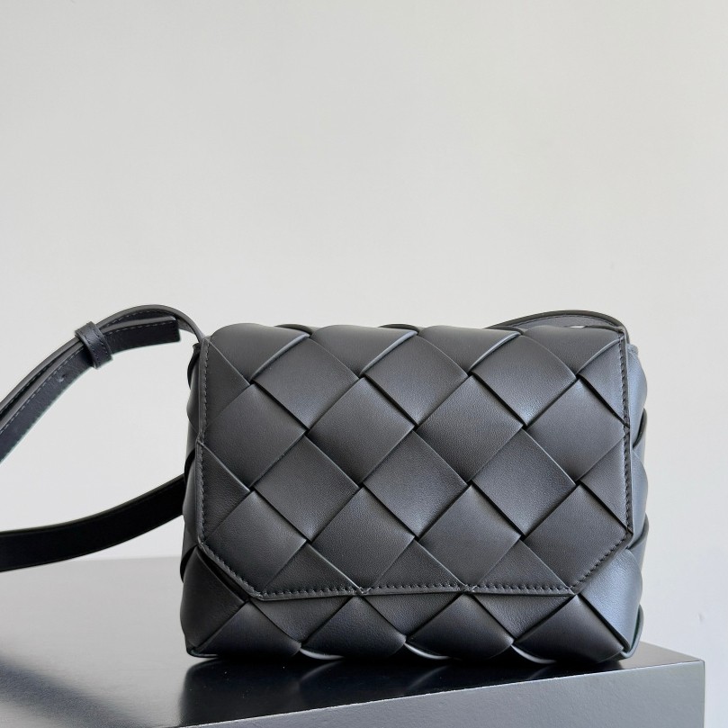 795637 Diago男士斜挎包 黑色平紋_4