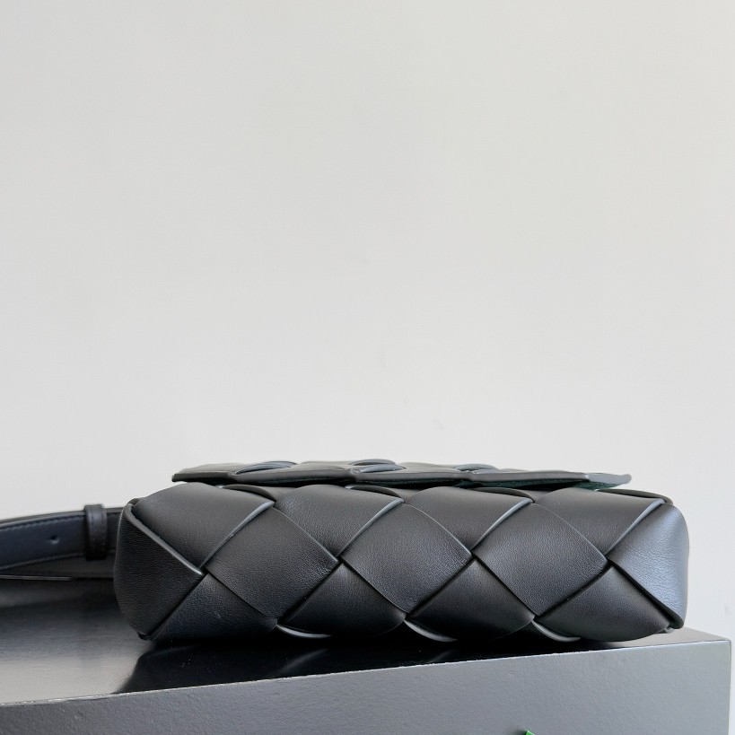 795637 Diago男士斜挎包 黑色平紋_5