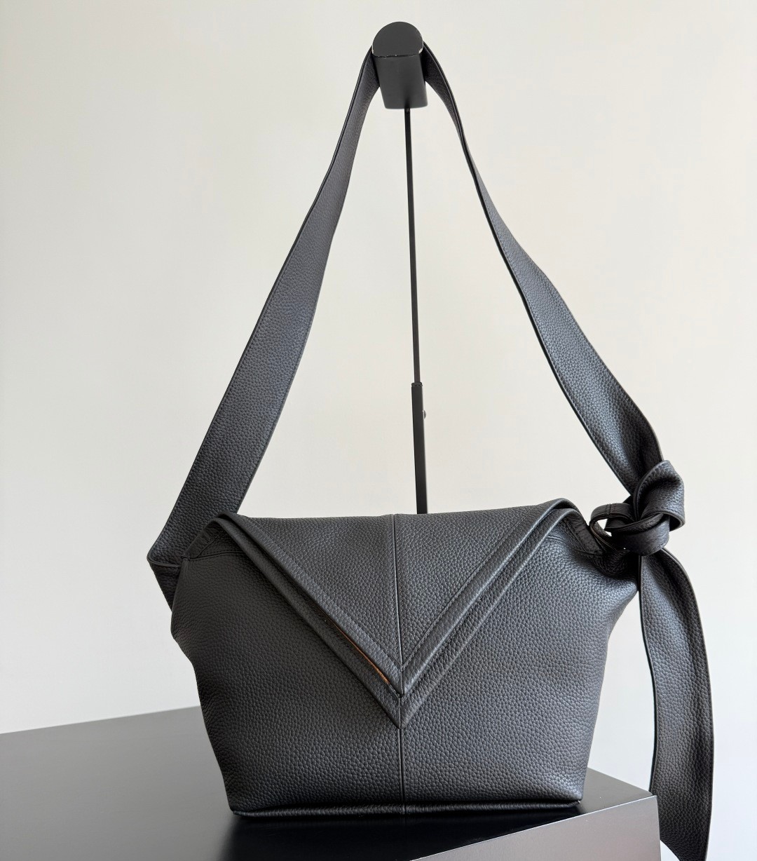 815807 Sawyer 小號牛皮款  荔枝紋黑色_3