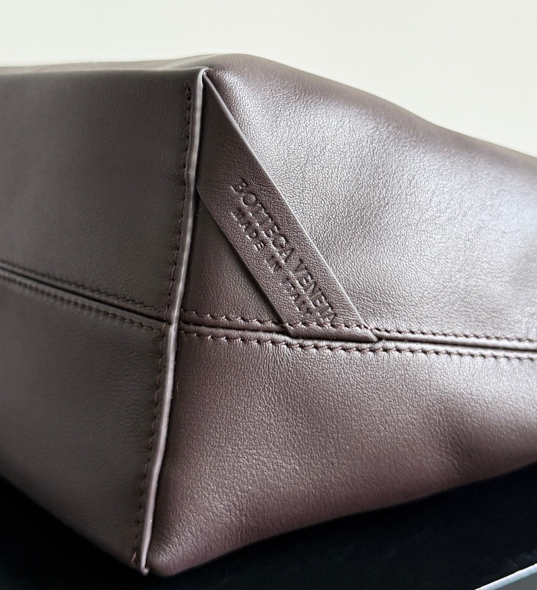 815807 Sawyer 小號牛皮款  巧克力棕色_7