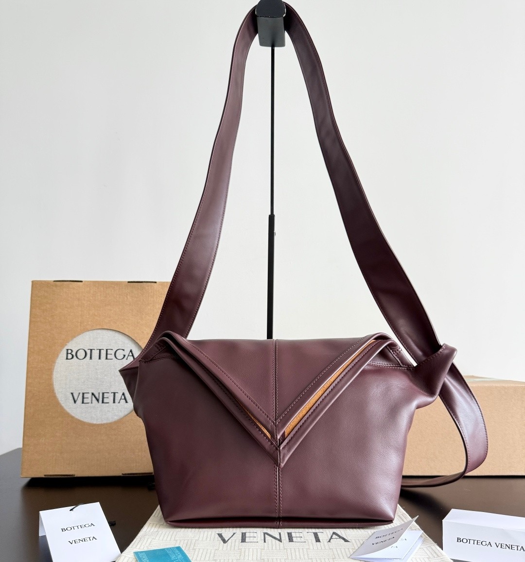 815807 Sawyer 小號牛皮款  茜棕紅色