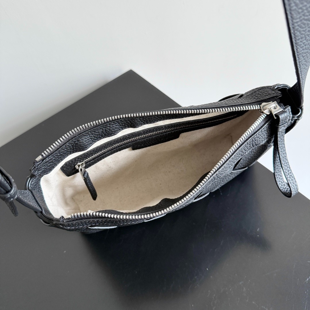 837112 Diago拉鏈背提包 黑色_3