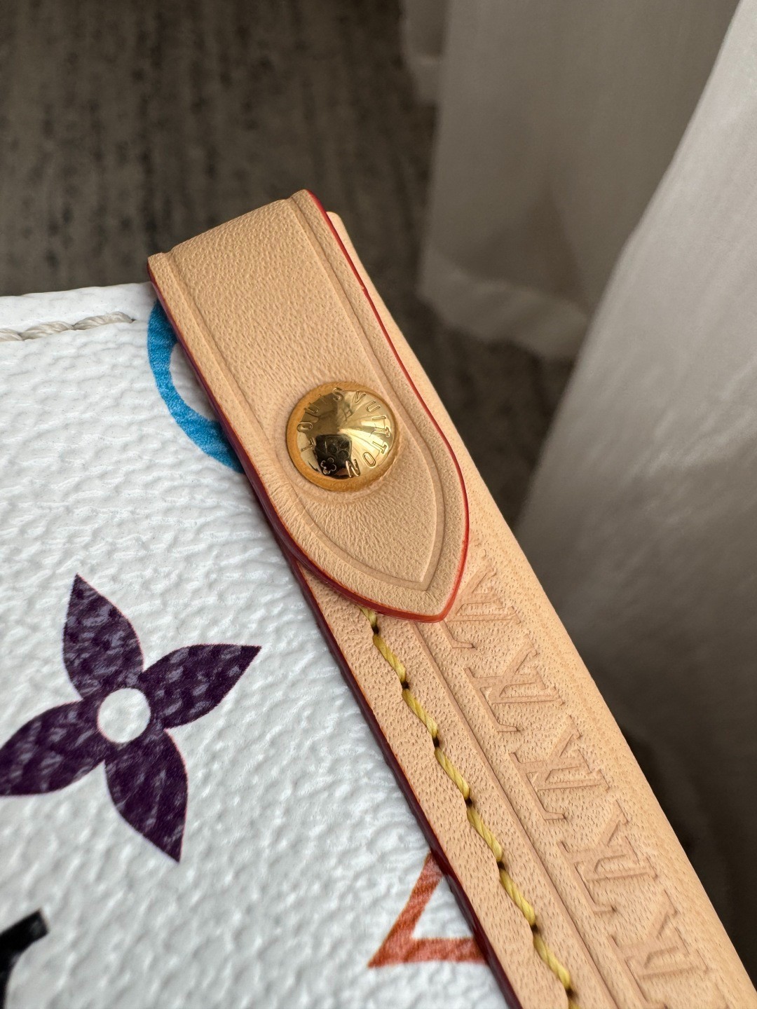 LvxTm Onthego中號白三彩Tote M13079_8