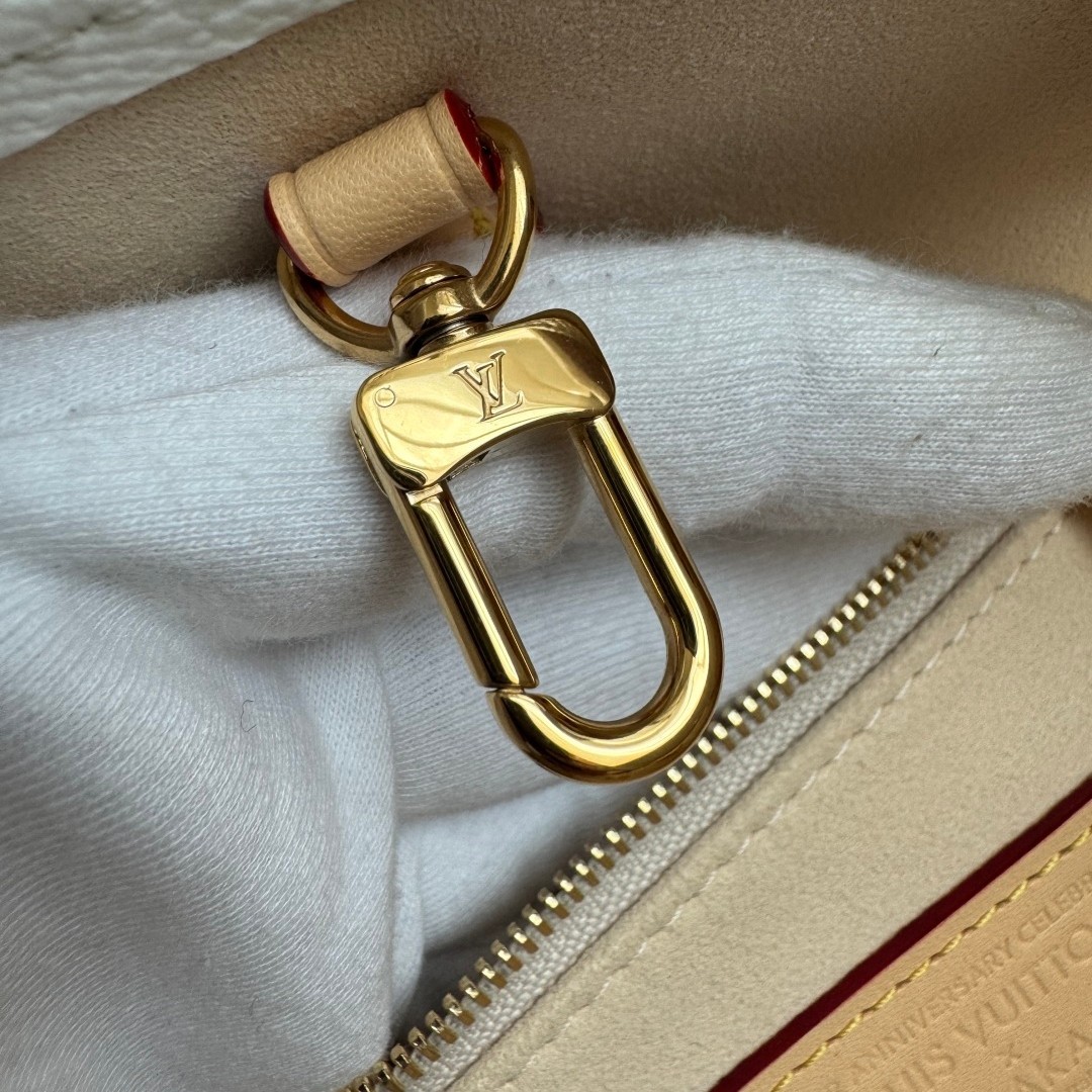 LvxTm Onthego中號白三彩Tote M13079_13