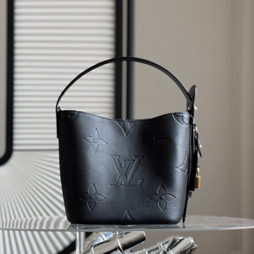 All In Bb 手袋 M13480 水桶包