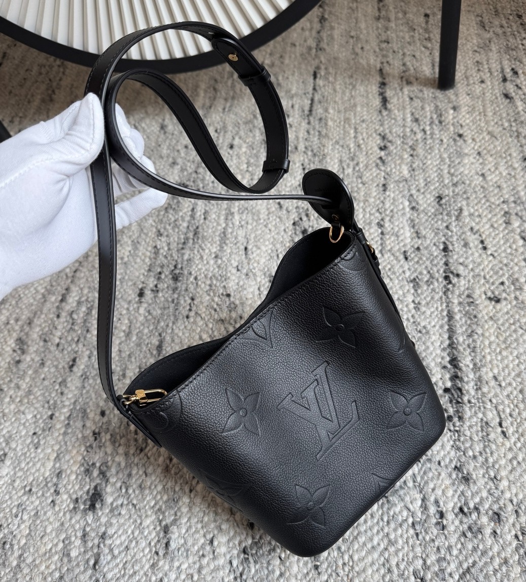 All In Bb 手袋 M13480 水桶包_12