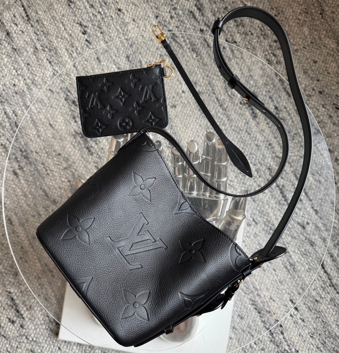 All In Bb 手袋 M13480 水桶包_10