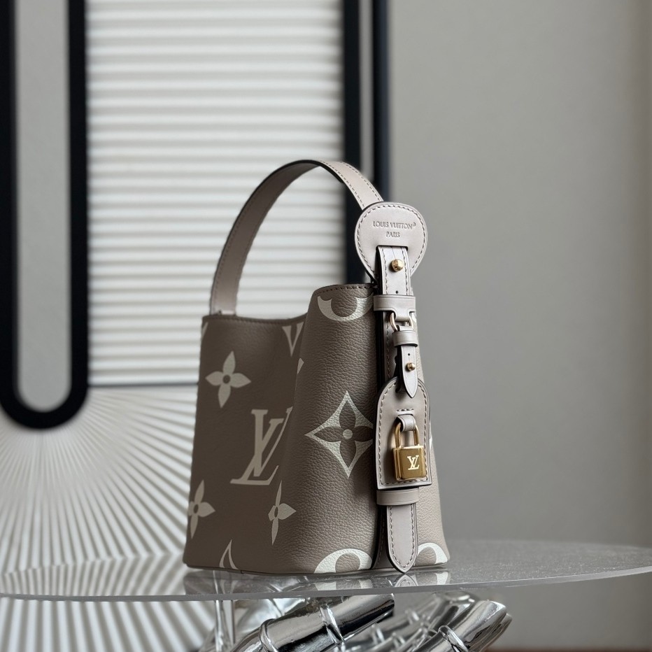 All In Bb 手袋 M13045 水桶包_3