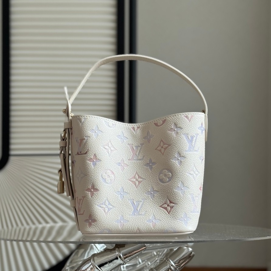 All In Bb 漸變色水桶包 M25673