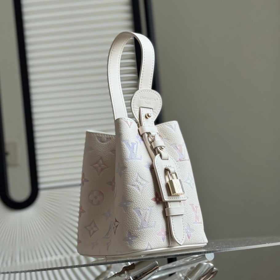 All In Bb 漸變色水桶包 M25673_11