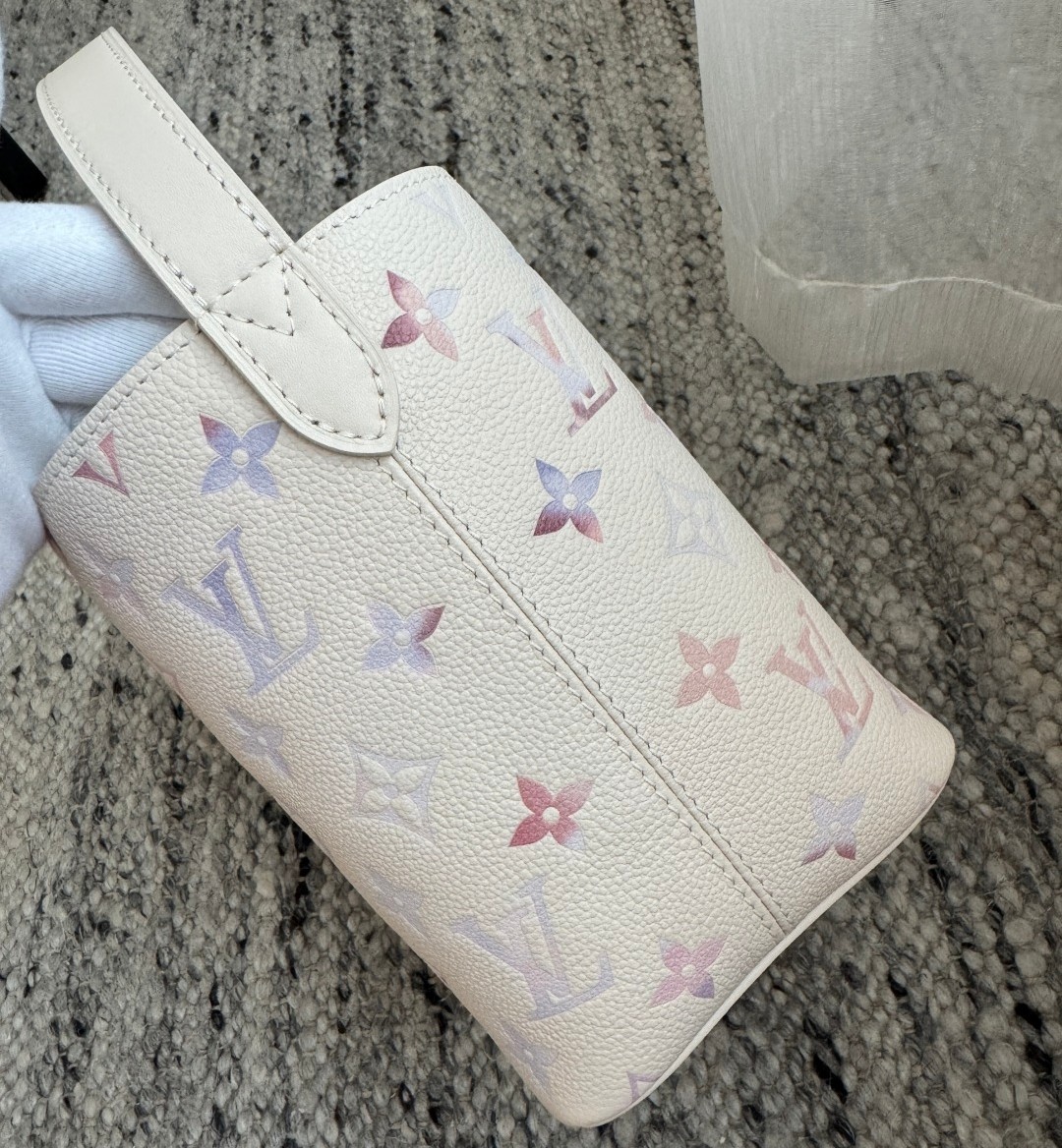 All In Bb 漸變色水桶包 M25673_15