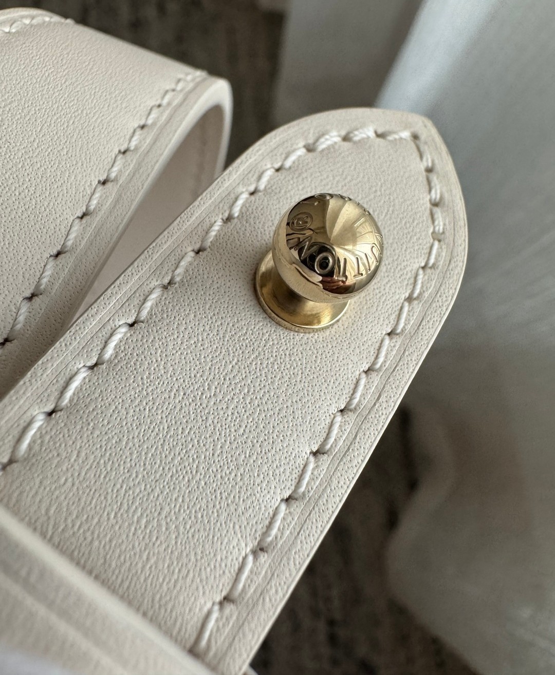 All In Bb 漸變色水桶包 M25673_17