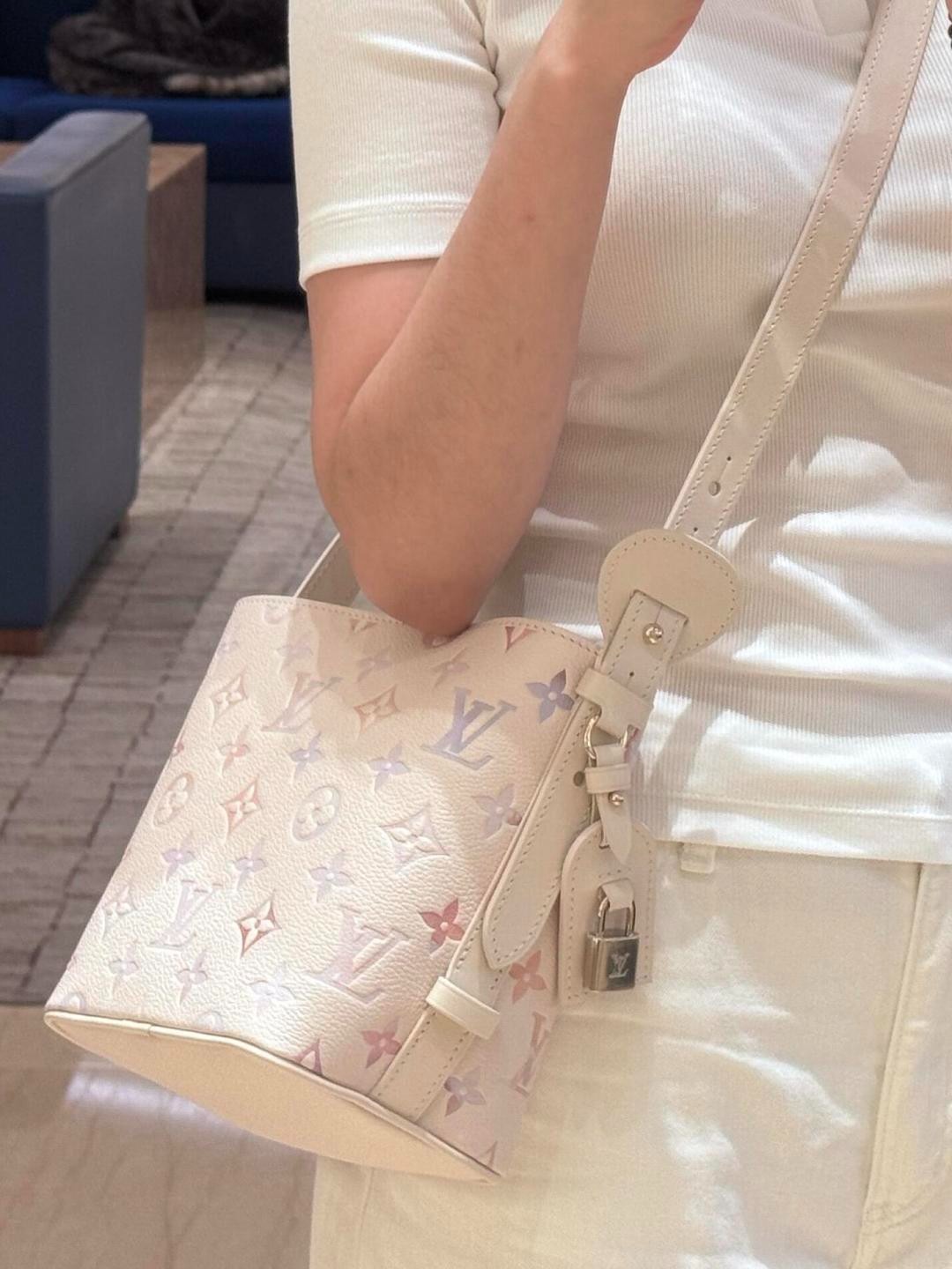 All In Bb 漸變色水桶包 M25673_20