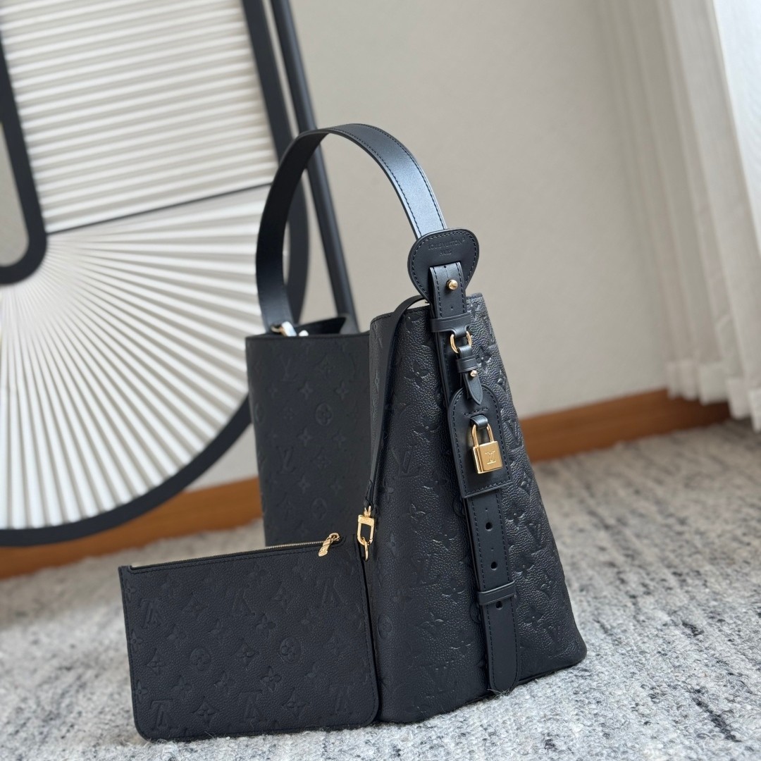 All In 大號水桶包 M13044_4