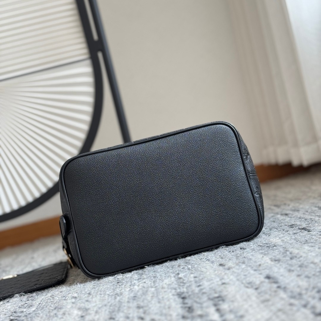 All In 大號水桶包 M13044_8