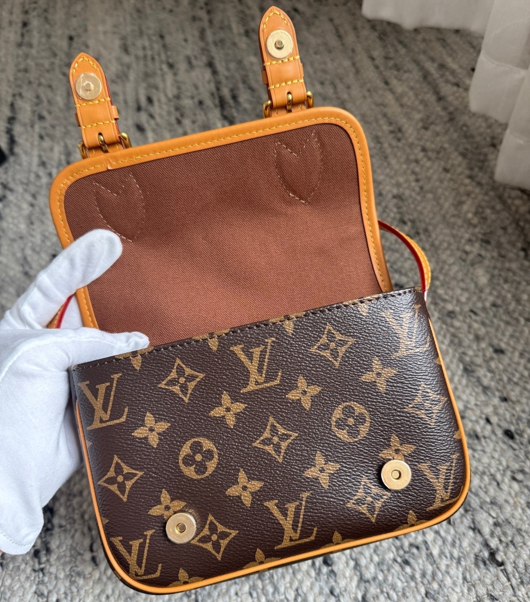 Satchel 迷你郵差包 M26805_14