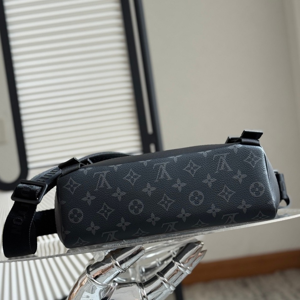 Voyager 小號郵差包 M12517_4