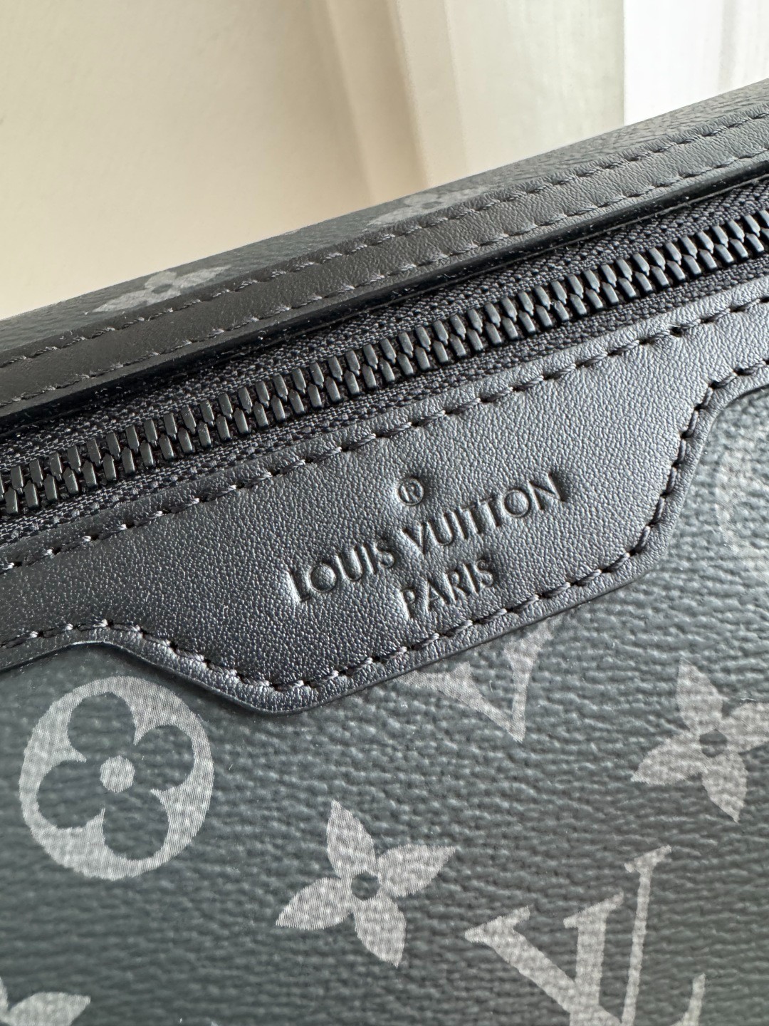 Voyager 小號郵差包 M12517_5