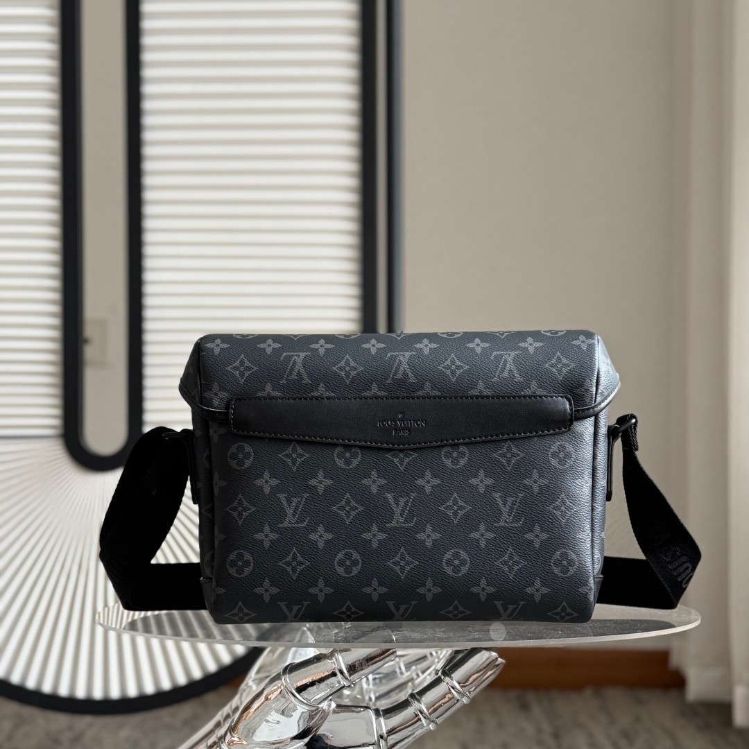 Voyager 小號郵差包 M12517_2