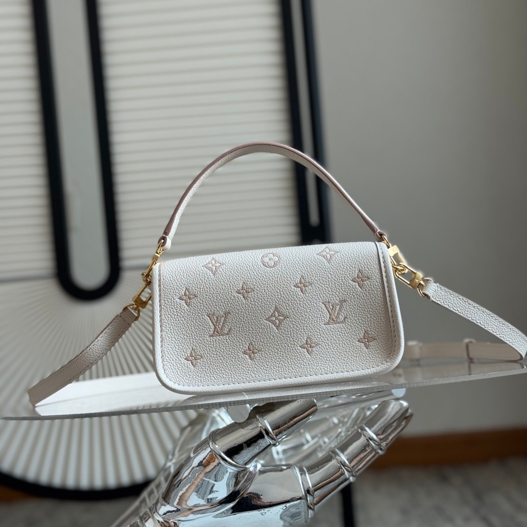 Nano Diane 法棍包 M13642_3