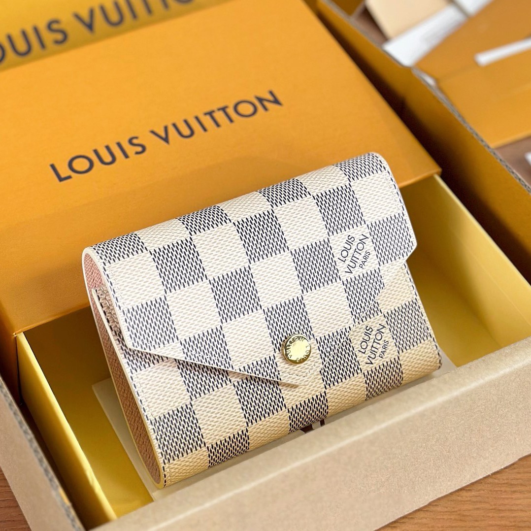 N64022 Victorine 短夾白格