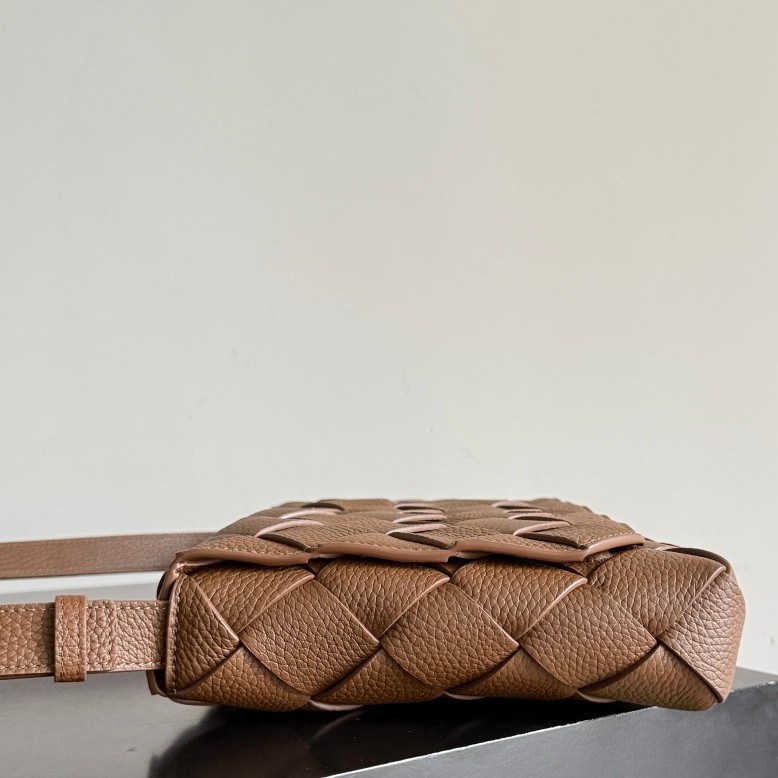 Diago大號斜挎包榛果棕_5