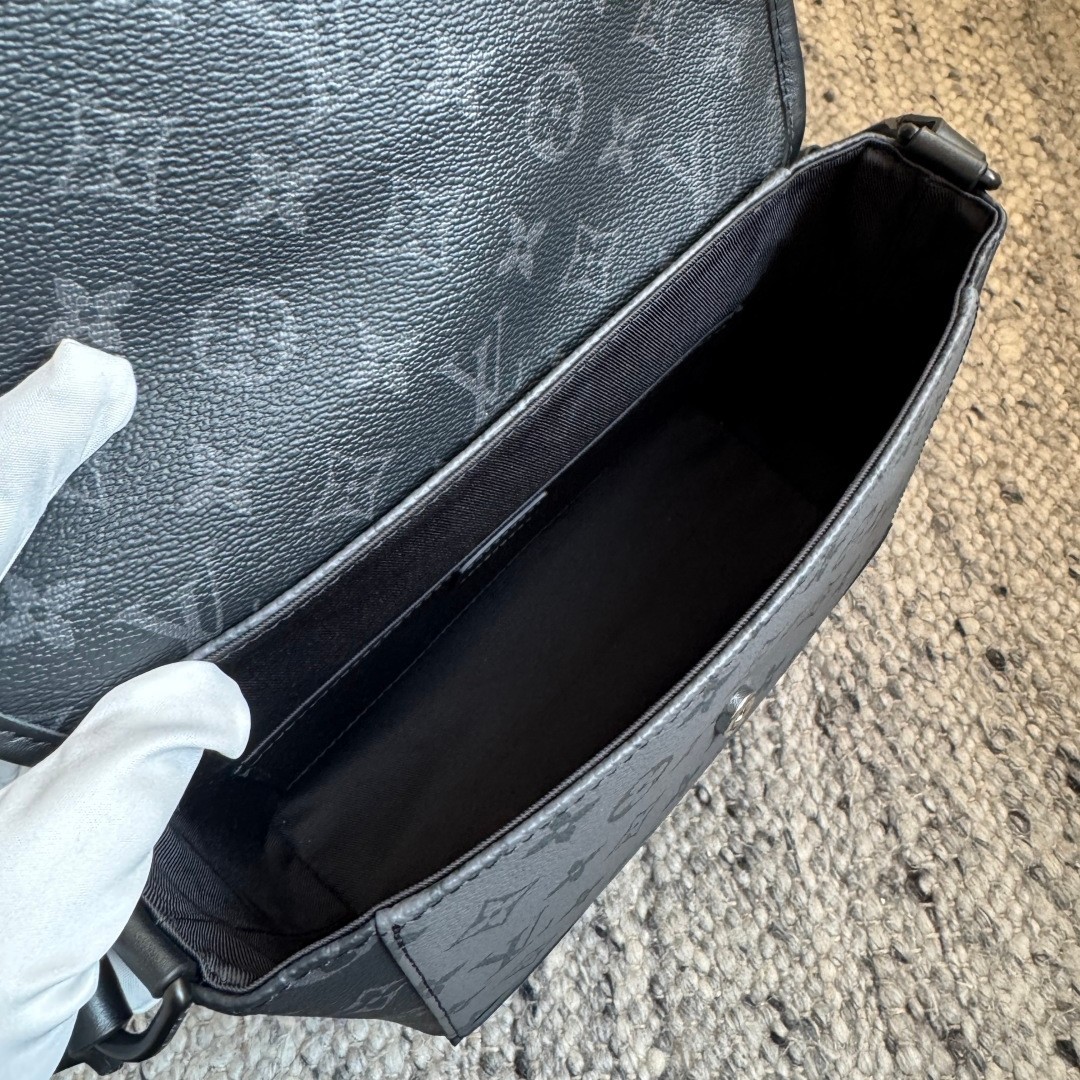 M12681 Pulse男士郵差包_4