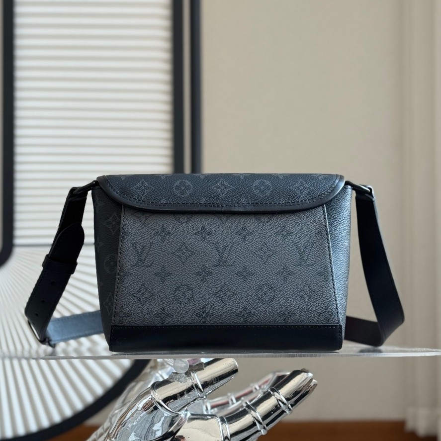 M12681 Pulse男士郵差包_3