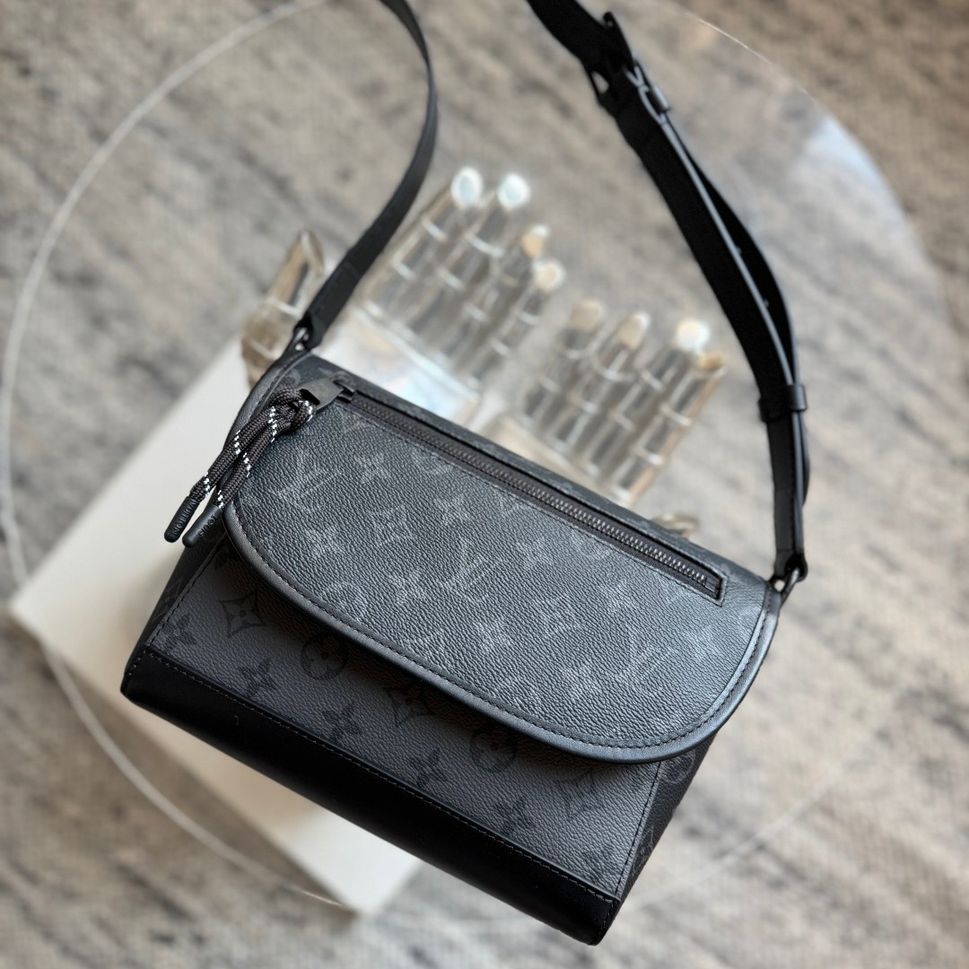 M12681 Pulse男士郵差包_10